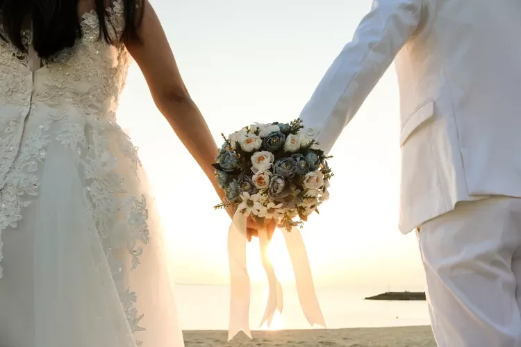 Nudity in weddings